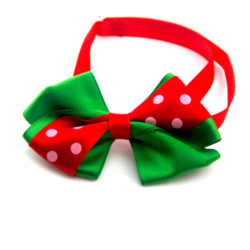 Adjustable Petivo Christmas bow tie collar for dogs and cats, featuring a festive red and green design.