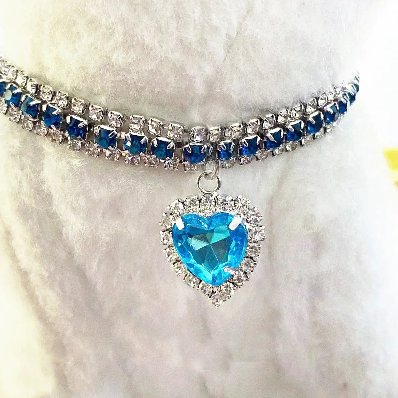 Rhinestone diamante necklace collar for cats and small dogs by Petivo, showcasing sparkling crystals and elegant design.