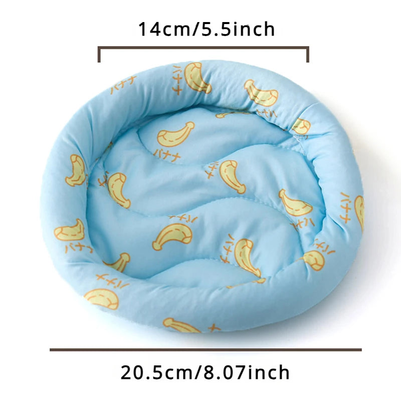 Ultra-soft thermal hideaway for small pets with breathable plush cushion, perfect for guinea pigs, chinchillas, and bunnies.