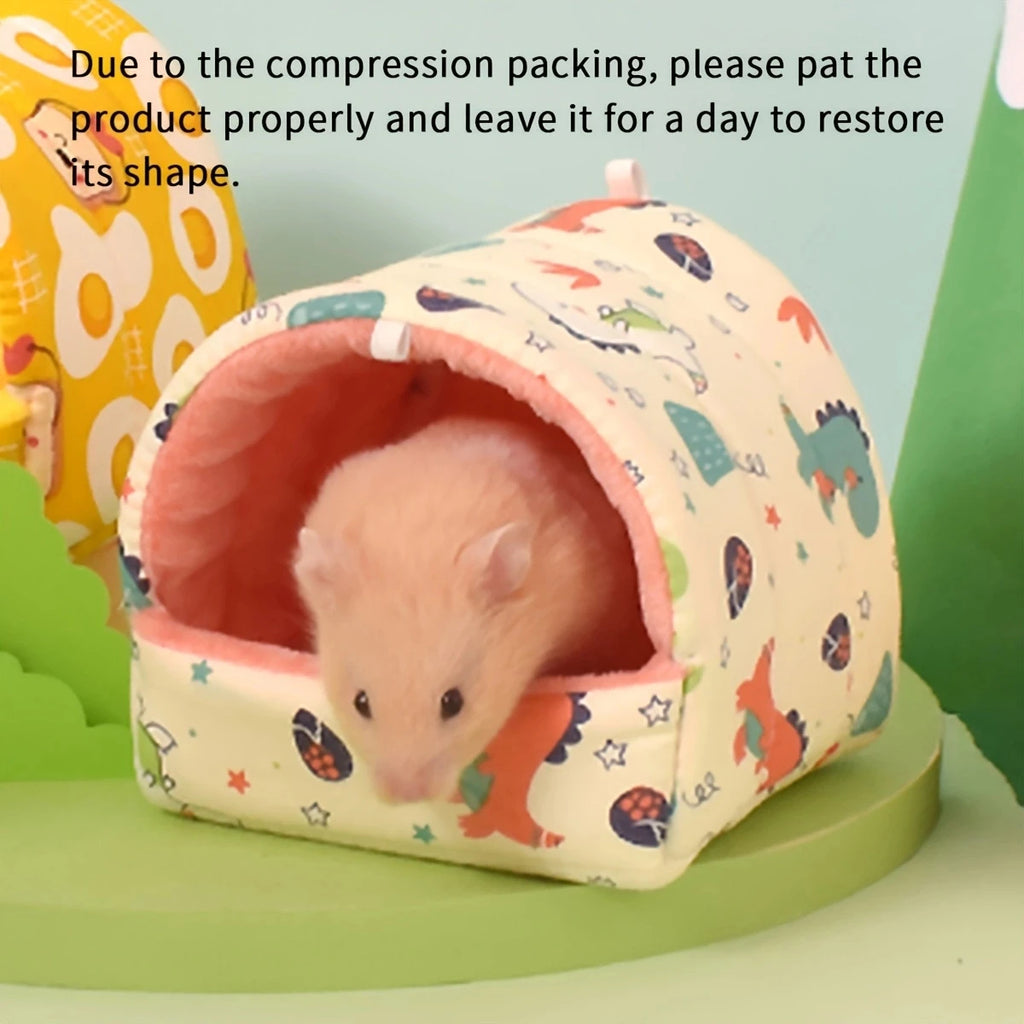 Warm winter bed for hamsters and birds, featuring a cozy dual-purpose design in a Sweet Dreams Pet Pod by Petivo.