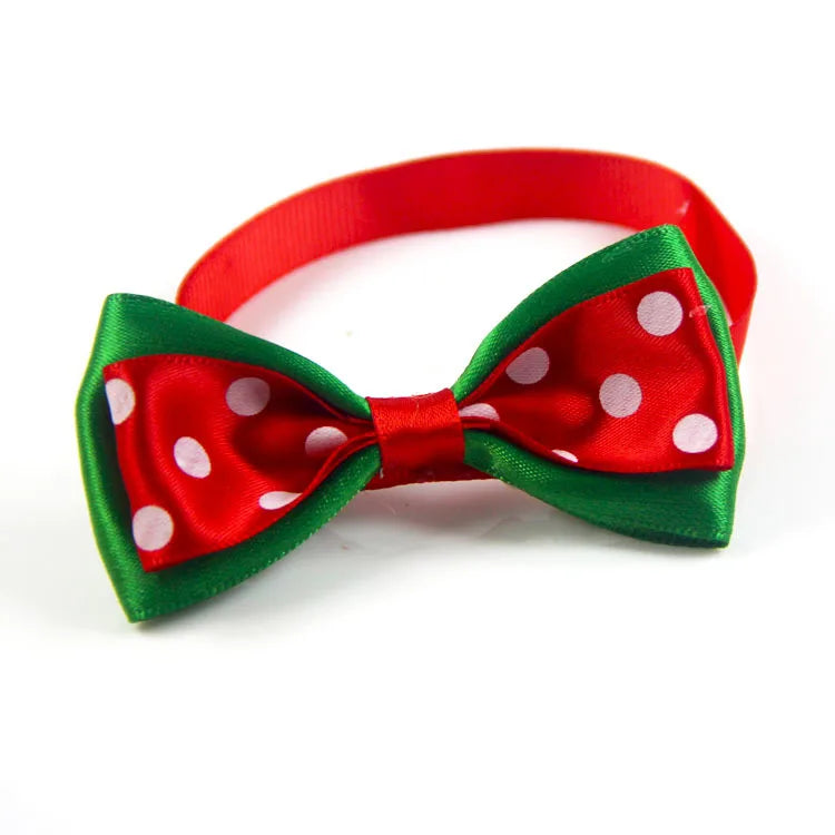Adjustable Christmas bow tie collar for dogs and cats in festive red and green by Petivo, perfect for holiday celebrations.
