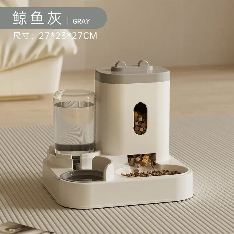 EverFresh Gravity-Flow Diner by Petivo, featuring a self-refilling water dispenser and integrated feeding basin.